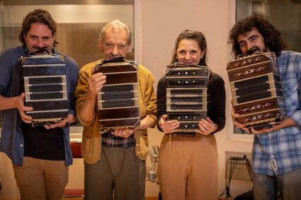 Fueyerías: un álbum monumental que hace bailar a 31 bandoneonistas de tres continentes y celebra la inmortalidad del tango