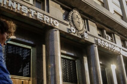 El festejo pírrico del ministro de Economía: ¿cuál es la verdadera realidad detrás de la recuperación de la recaudación?