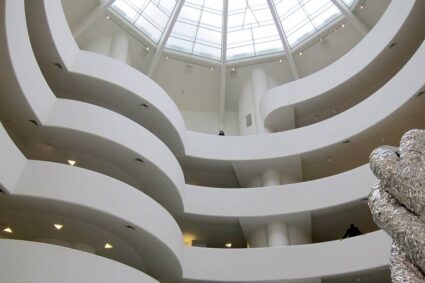 El Guggenheim se llena de fútbol y arte para celebrar el Mundial y su 20° aniversario