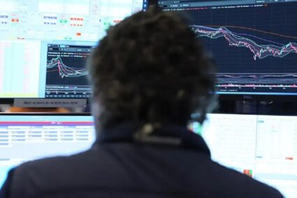 El Riesgo País suma cinco unidades y cierra en 442 puntos en una rueda con la mirada puesta en el FMI
