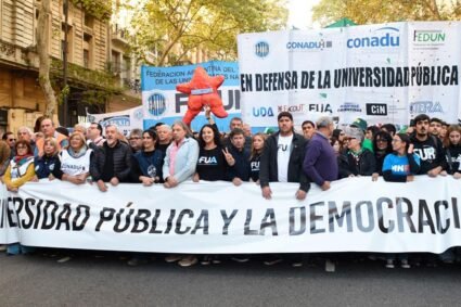 El 12 de agosto habrá un paro general universitario: impacto en la educación y la sociedad argentina