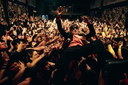 Dillom, la nueva luz del hyperrock: una fusión que conquista a la audiencia